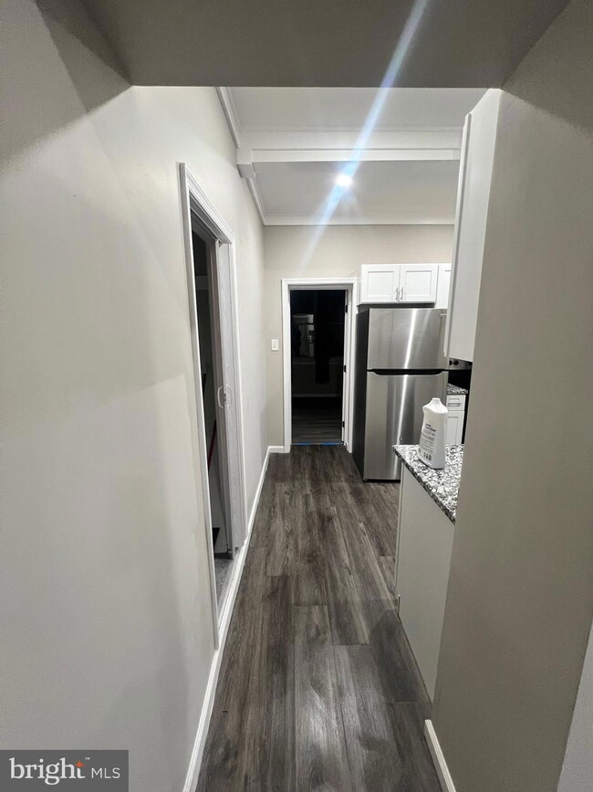 430 Macdade Blvd unit 3, Darby, PA 19023 - photo 5