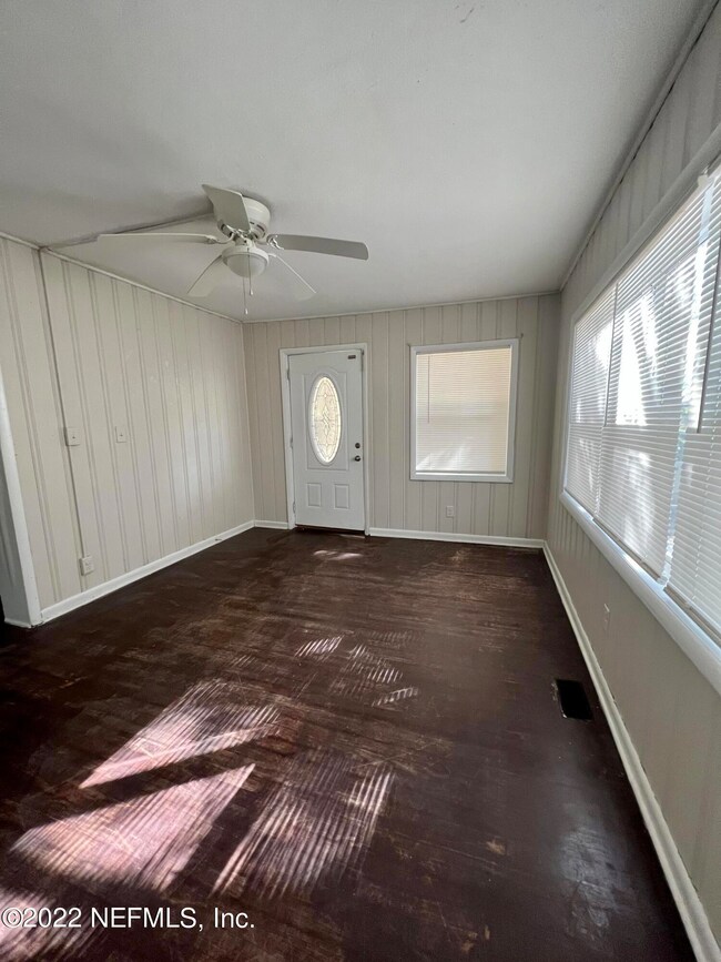 4303 Ish Brant Ct W, Jacksonville, FL 32210 - photo 3