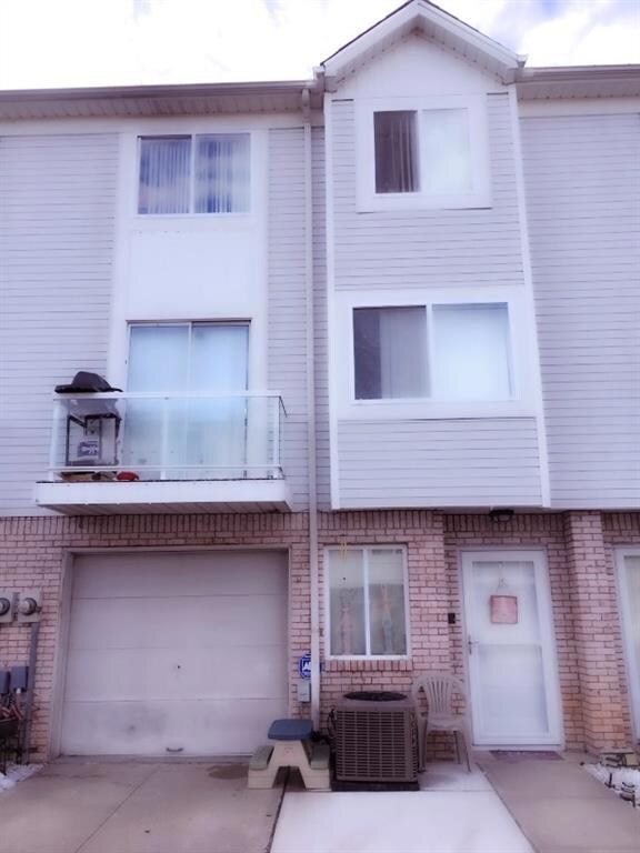 18 Elk Ct unit 1, Staten Island, NY 10306 - photo 2