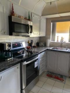 3755 Via Poinciana unit 2030, Lake Worth, FL 33467 - photo 3