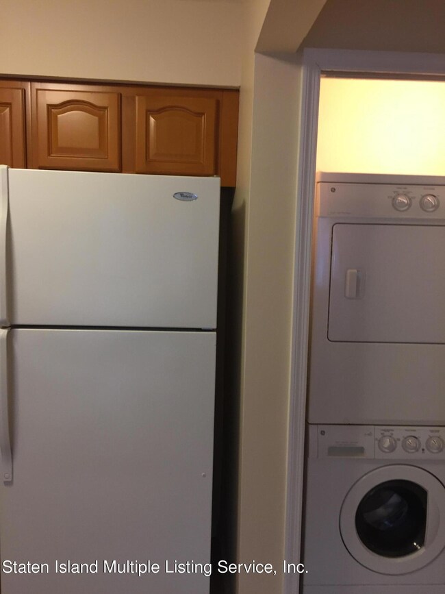 40 Donna Ct unit 4, Staten Island, NY 10314 - photo 6