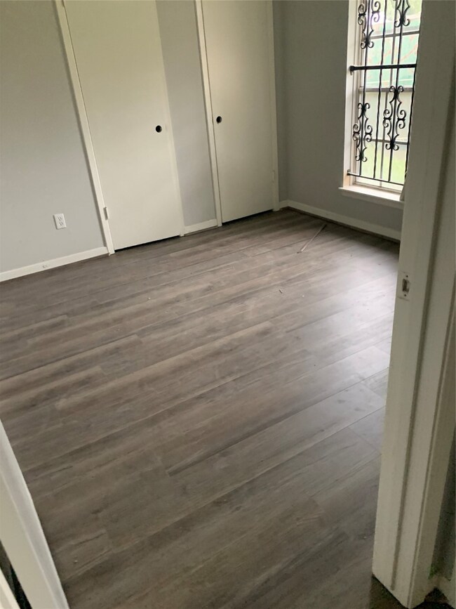 7734 Parker Rd, Houston, TX 77016 - photo 3