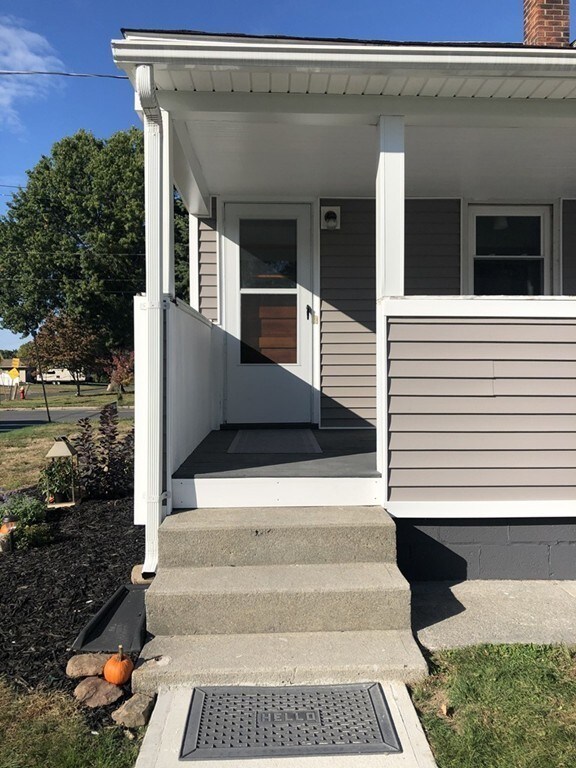 216 Fairview Ave, Chicopee, MA 01013 - photo 2