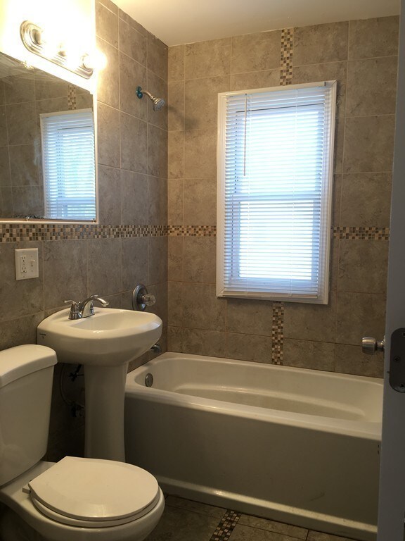 99-101 Hood St unit 2, Springfield, MA 01109 - photo 5