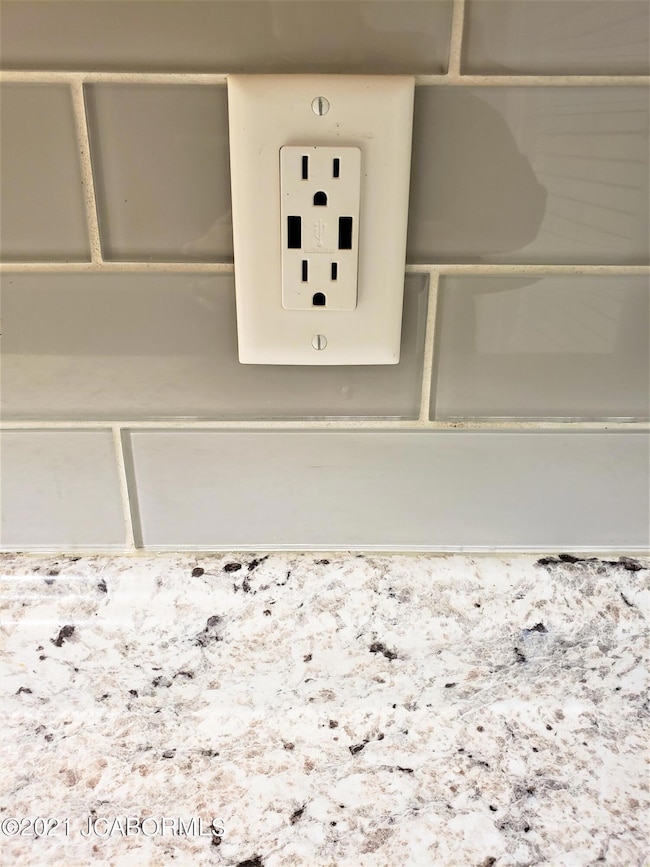 6-USB Outlets