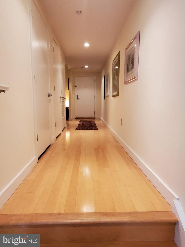 Ventana unit 205, Washington, DC 20004 - photo 2