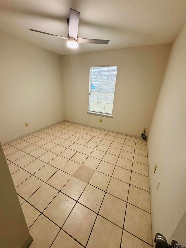 2302 Walton Rd, Tyler, TX 75701 - photo 7