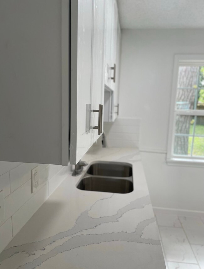 7228 Lakewood Dr, Houston, TX 77016 - photo 5