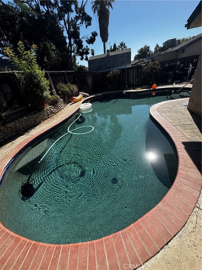 5252 W Holland Ave, Fresno, CA 93722 - photo 2