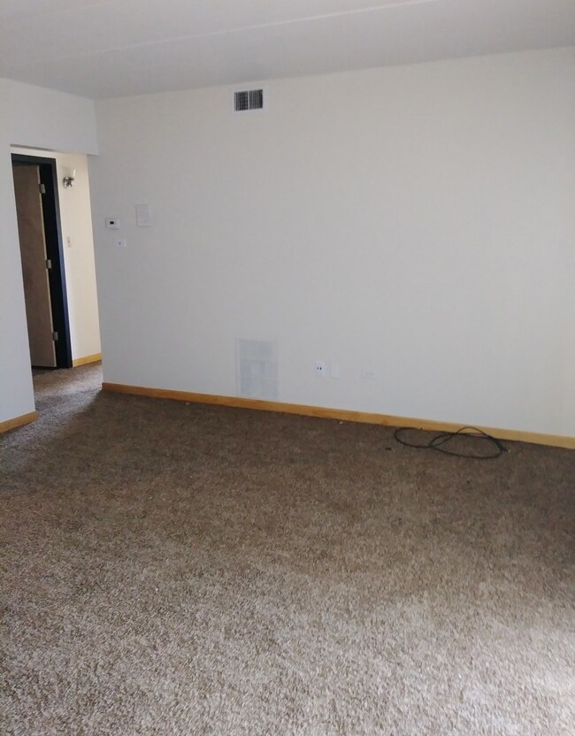 17011 Albany Ave unit 2E, Hazel Crest, IL 60429 - photo 6