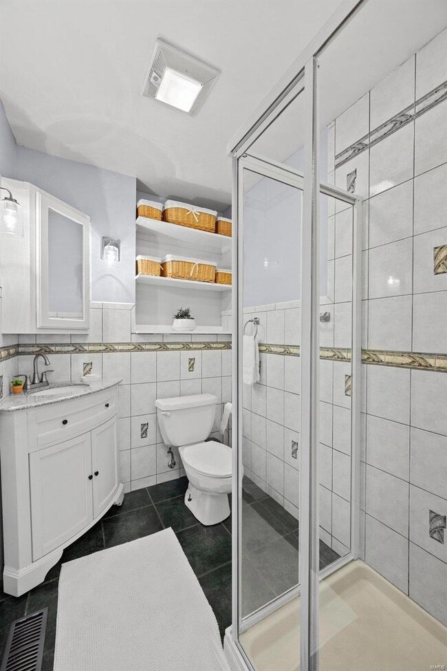 This unit, unlike most in the complex, has a FULL 