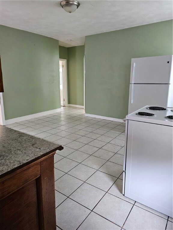 37 Pleasant St, West Warwick, RI 02893 - photo 6