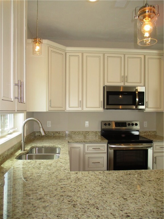 67 Batcheller Ave, Cranston, RI 02920 - photo 5