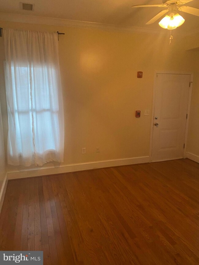 32 Q St NW unit 2, Washington, DC 20001 - photo 2