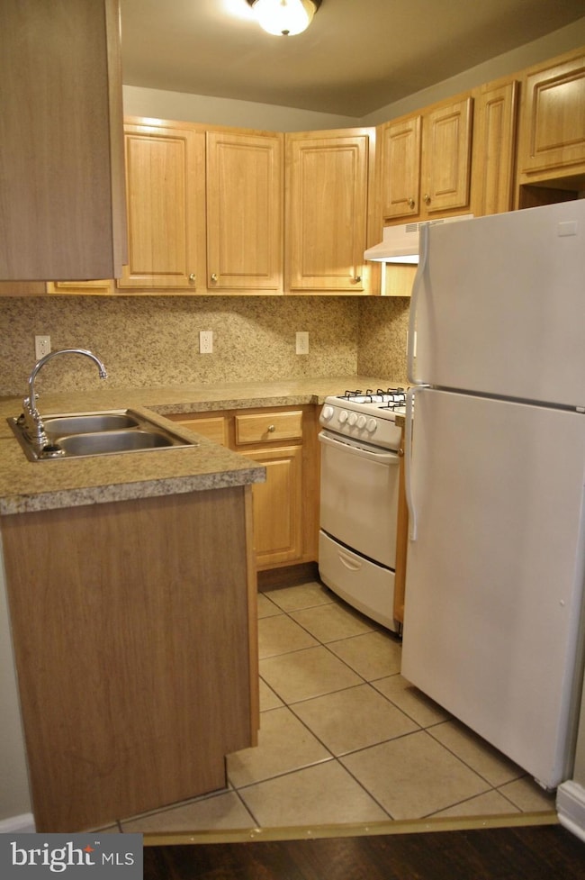 4004 Walnut St unit A2, Harrisburg, PA 17109 - photo 3