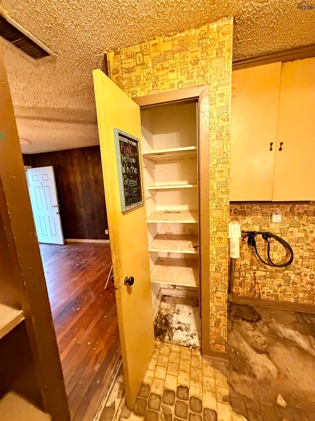 3015 Cunningham Dr, Wichita Falls, TX 76308 - photo 6