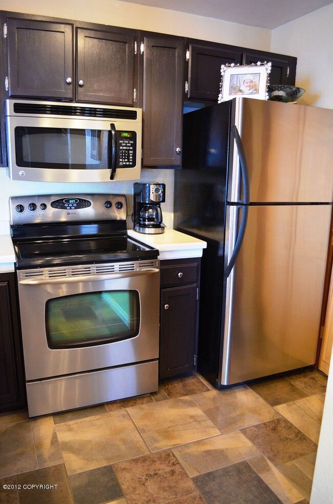 Stainless Appliances & Heated Porcelain