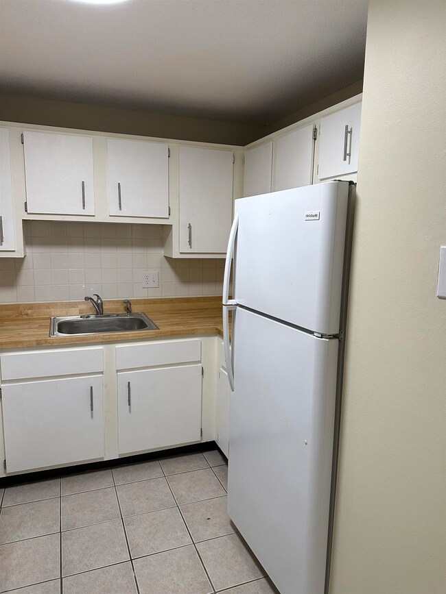 81 Fisherville Rd unit 27, Concord, NH 03303 - photo 2