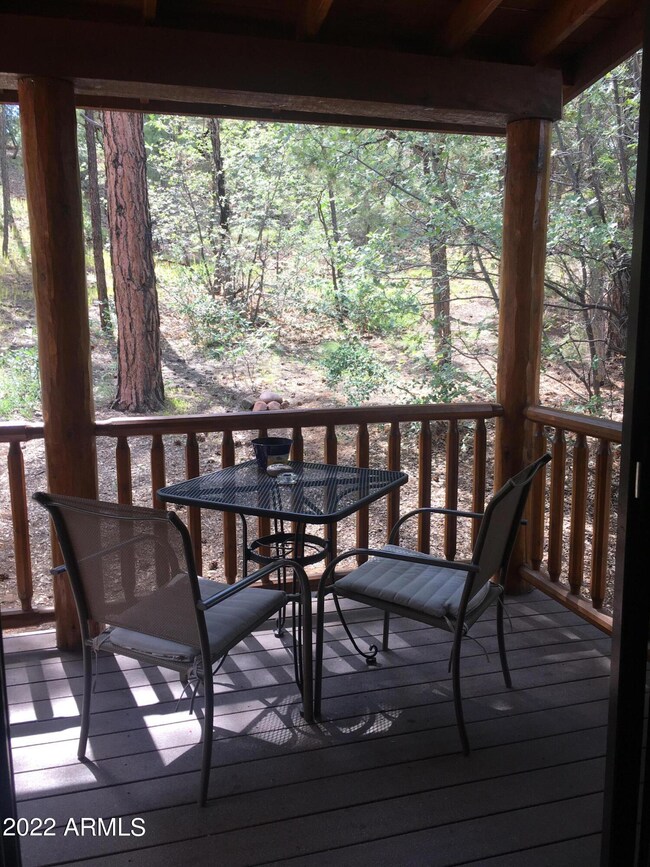 Cottage Loop-back patio 2