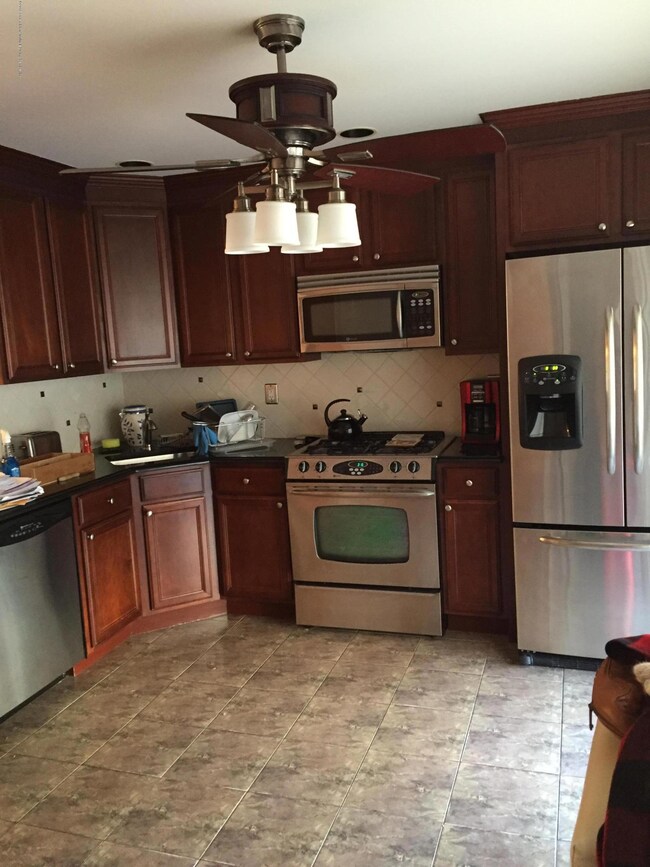 Eat In Kitchen