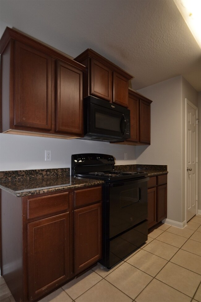 24546 Eagles Claw Dr, Hockley, TX 77447 - photo 7