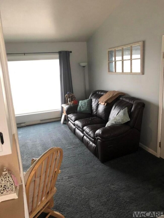 1002 Middle St, Wapakoneta, OH 45895 - photo 7