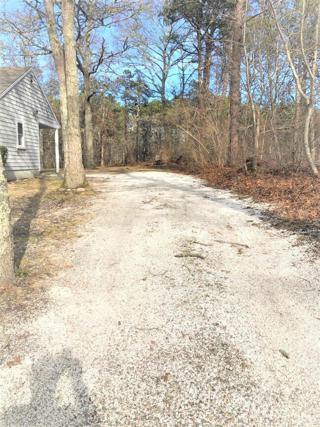 28 Newfield Ln, Yarmouth Port, MA 02675 - photo 4