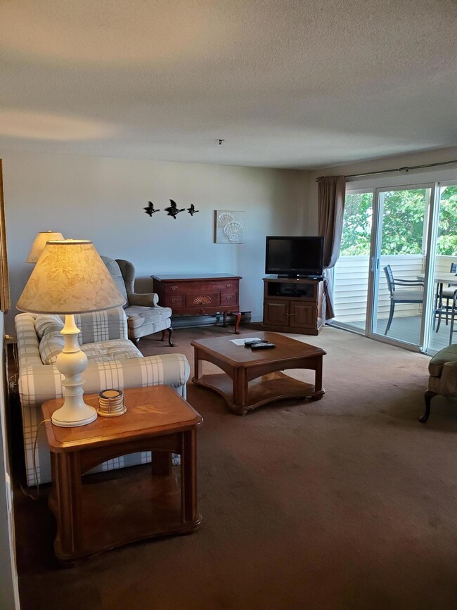 1373 Post Rd unit 8E, Wells, ME 04090 - photo 3