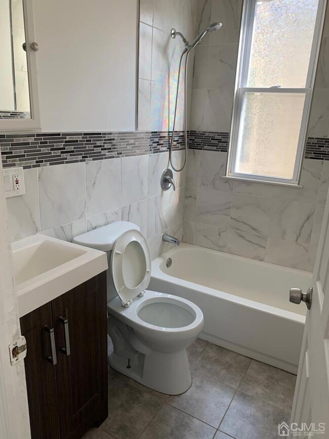 125 Columbia Ave unit 2, Newark, NJ 07106 - photo 5