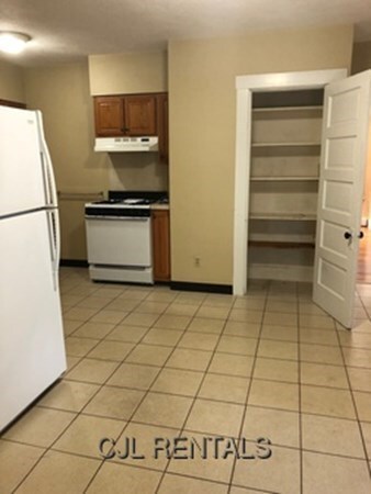 85 Pond St unit 1, Waltham, MA 02451 - photo 2