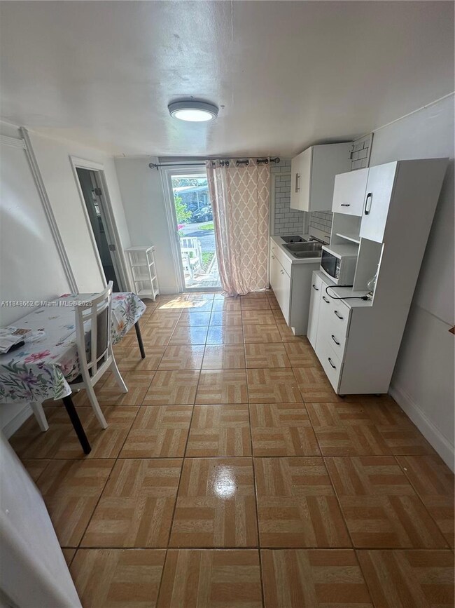 3050 SW 51st Ave, Davie, FL 33314 - photo 5