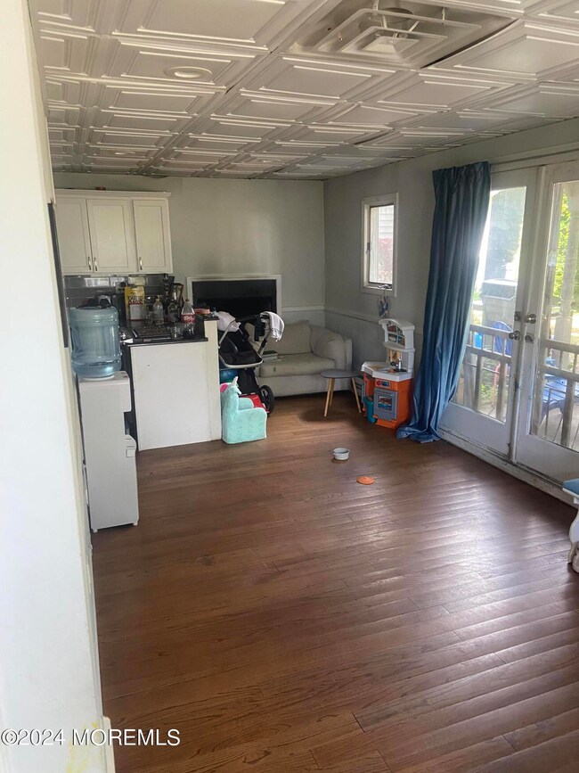 614 Laurel Ave, Allenhurst, NJ 07711 - photo 3