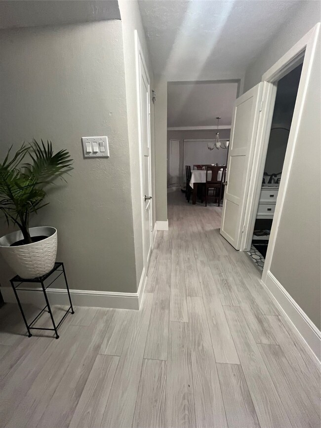 5507 Arncliffe Dr, Houston, TX 77088 - photo 3