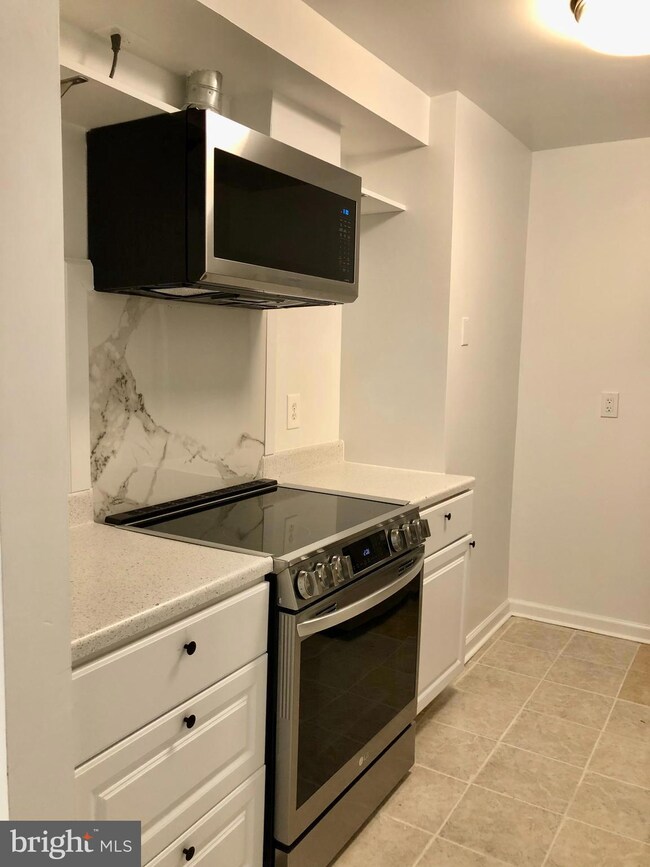 8612 Village Way unit 4/8612, Alexandria, VA 22309 - photo 3