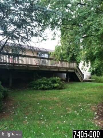 5997 Woods Rd, Stewartstown, PA 17363 - photo 2