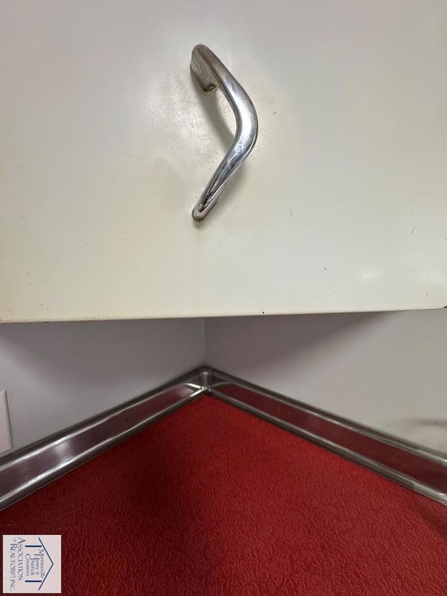 1048 Joseph Martin Hwy, Martinsville, VA 24112 - photo 5