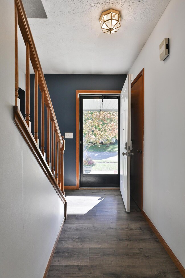 803 Lindenhaven Rd, Columbus, OH 43230 - photo 5