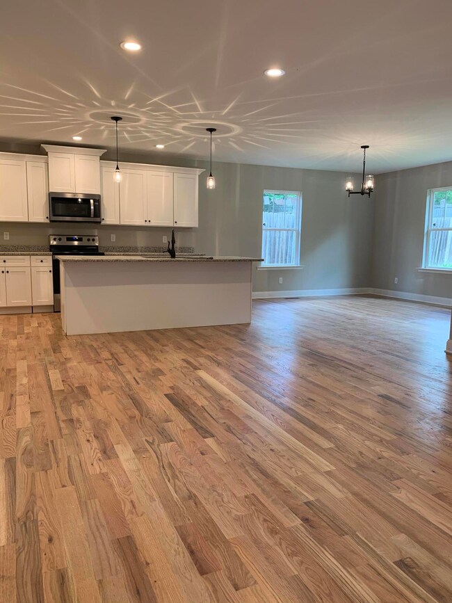 919 Soaring Eagle Cir, Hixson, TN 37343 - photo 7