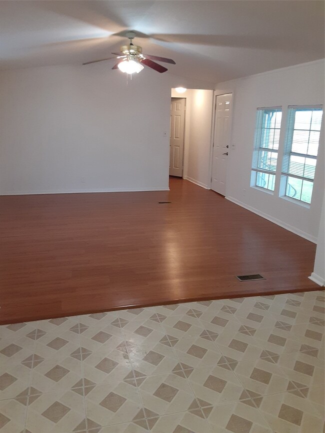 4209 Wells Dr unit 3, Pearland, TX 77584 - photo 6