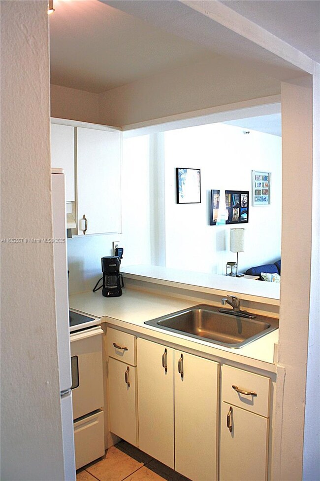 Mirador 1035 unit 302, Miami Beach, FL 33139 - photo 6