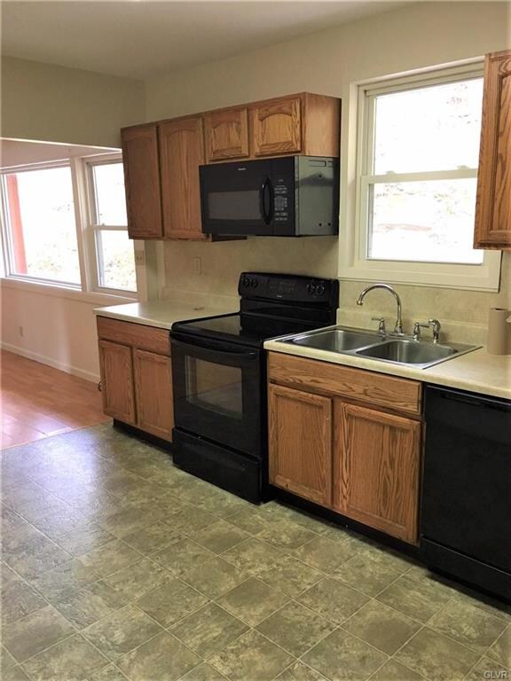 3060 S Cedar Crest Blvd, Emmaus, PA 18049 - photo 3