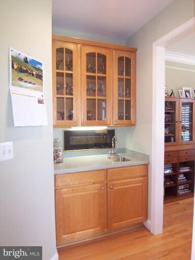 4065 Walnut Cove Cir, Fairfax, VA 22033 - photo 3