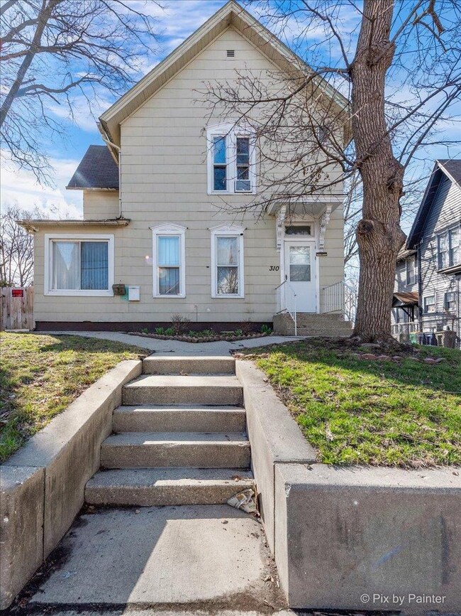 310 N Gifford St, Elgin, IL 60120 - photo 2