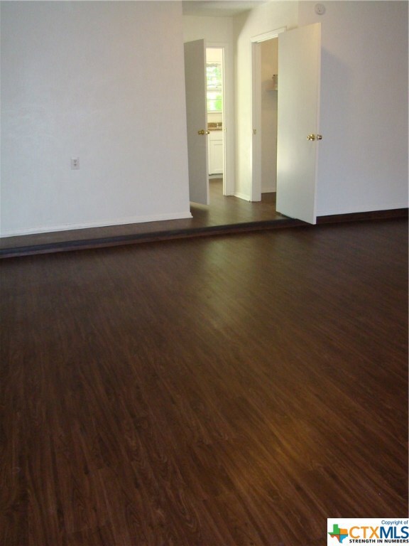 912 Randa St, Copperas Cove, TX 76522 - photo 4