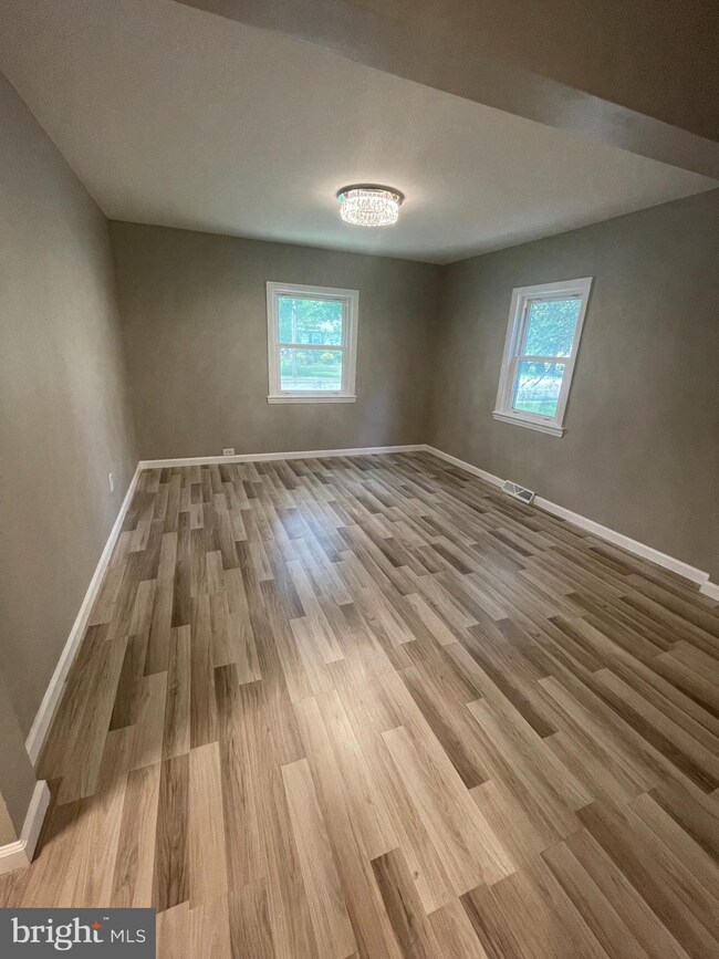 107 Barker Ave, Bridgeport, NJ 08014 - photo 5