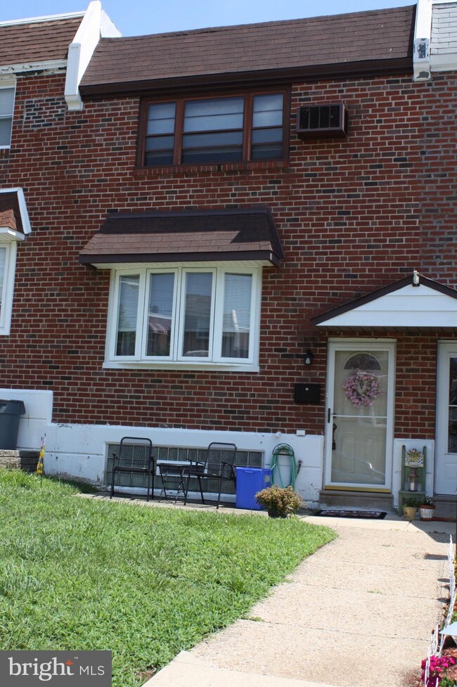 2817 Maxwell St, Philadelphia, PA 19136 - photo 2