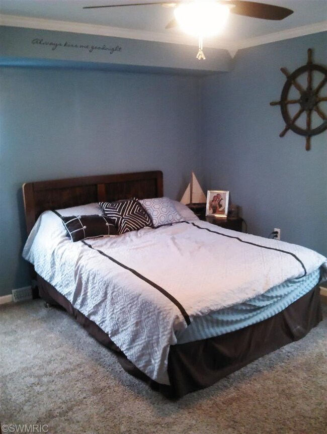 1074 Spencer St NE, Grand Rapids, MI 49505 - photo 2