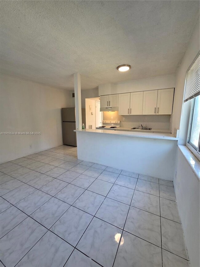 1400 N 17th Ave unit 16, Hollywood, FL 33020 - photo 2
