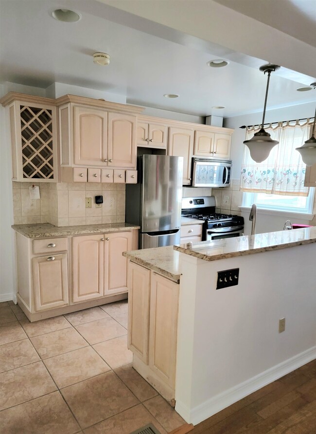 304 Stevens Ave, Jersey City, NJ 07305 - photo 3