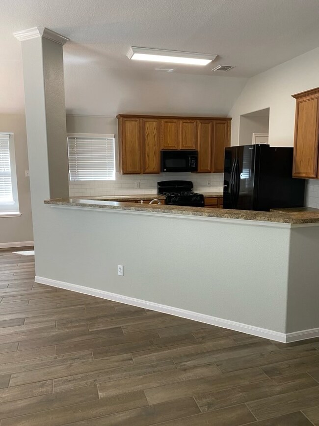 30514 N Sulphur Creek Dr, Magnolia, TX 77355 - photo 5